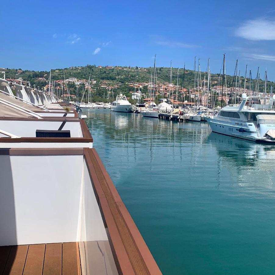 Bellavista Houseboat Apartment Portorose Екстер'єр фото